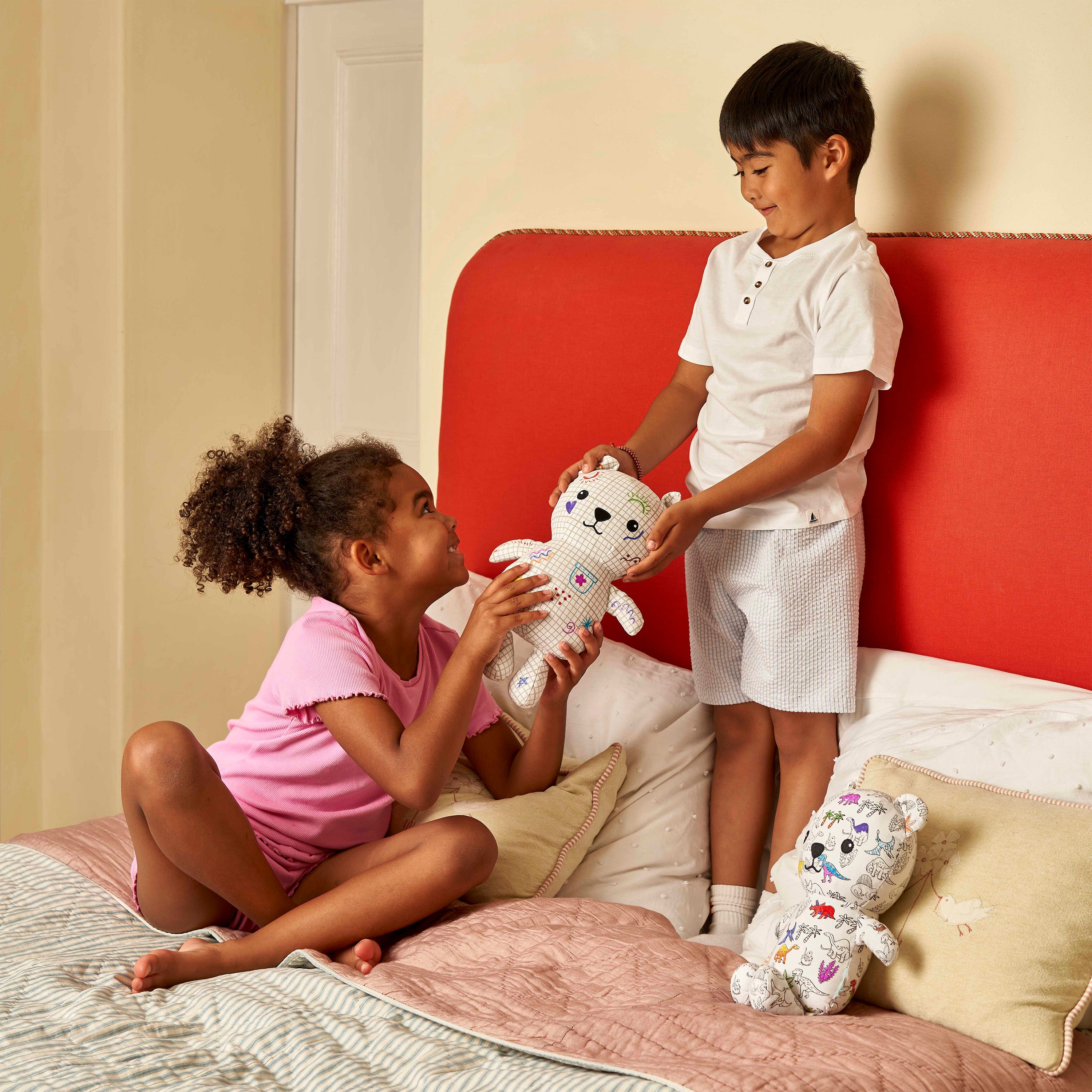 kids playing with colour in artie bears